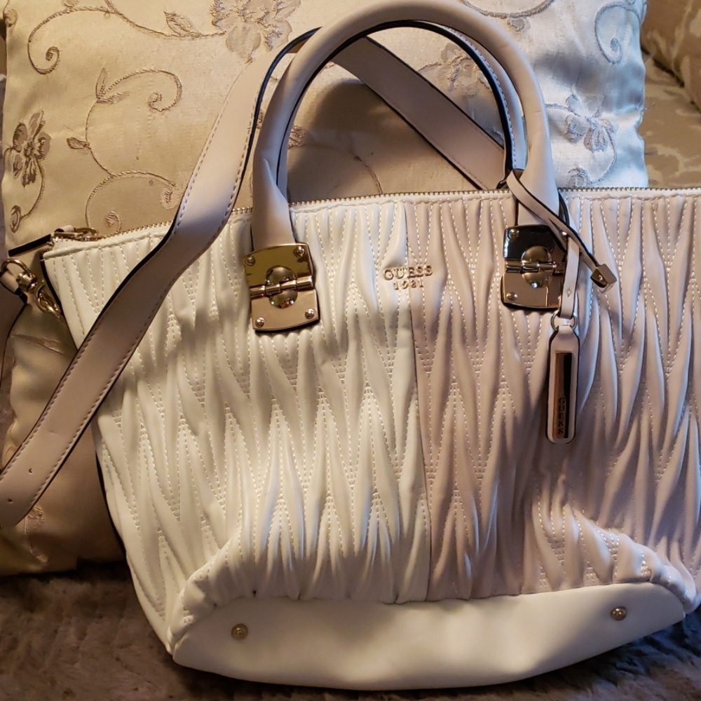 Two tone Handbag - Picture 2 of 3
